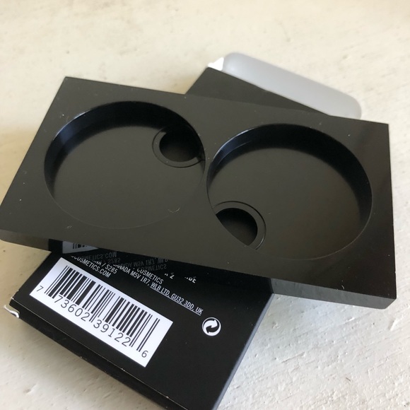 MAC Pro palette large x2 insert - Picture 3 of 3